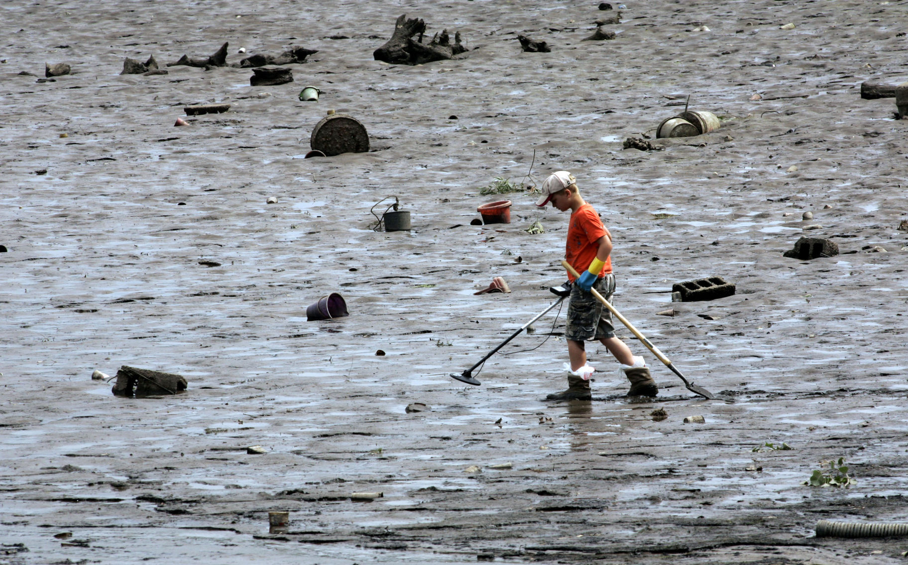 Searching for treasure, 2008